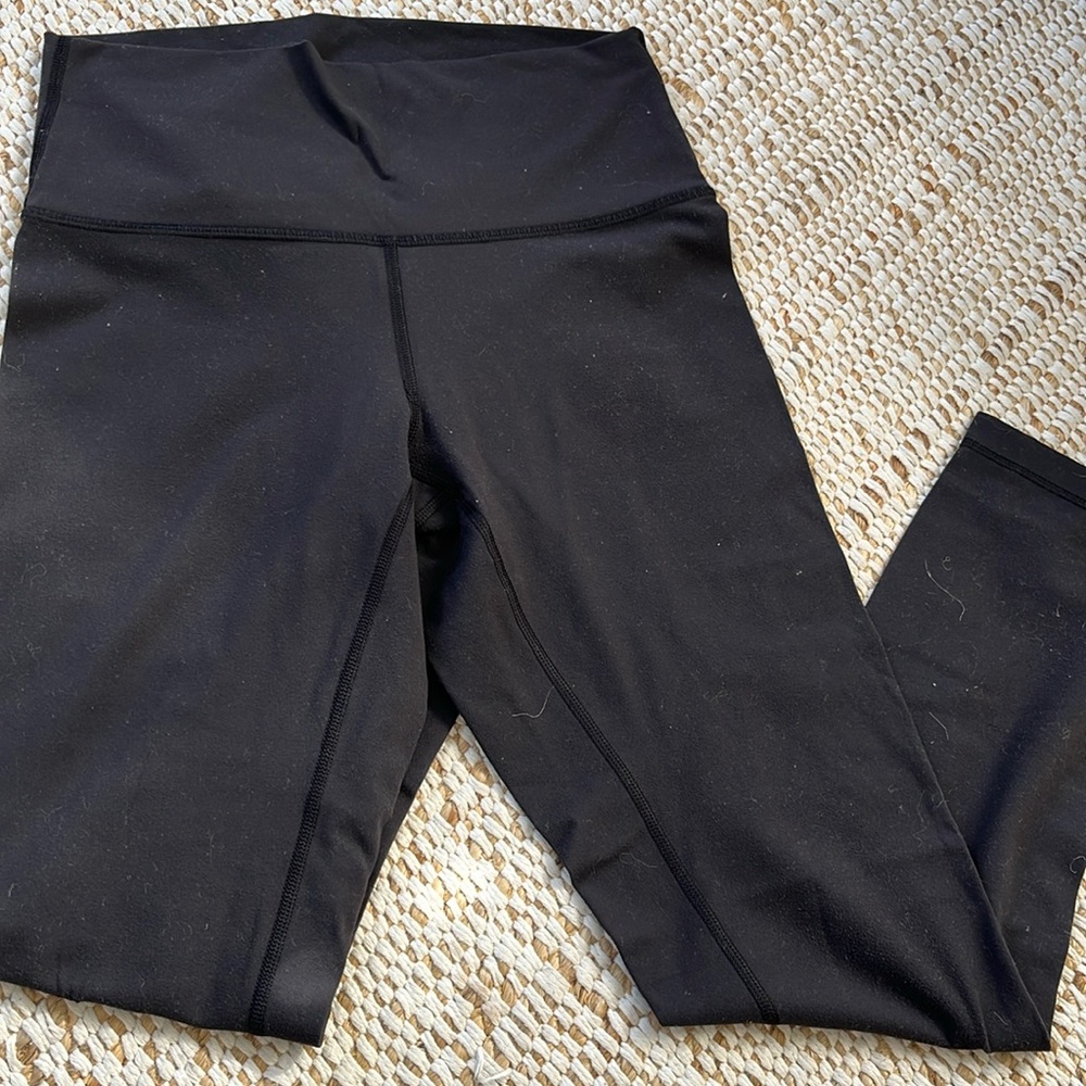 Lululemon Wunder Under 25”